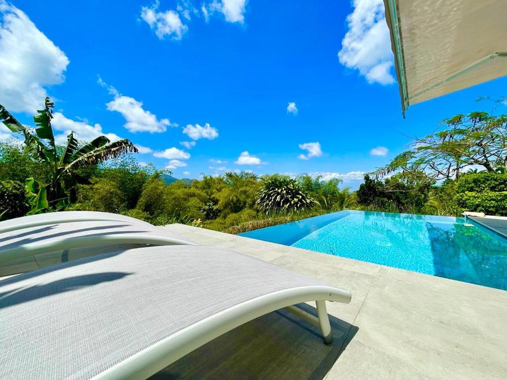 Villa Kumquat Avec Piscine Et Vue Sur Les Montagnes Petit-Bourg Exterior foto